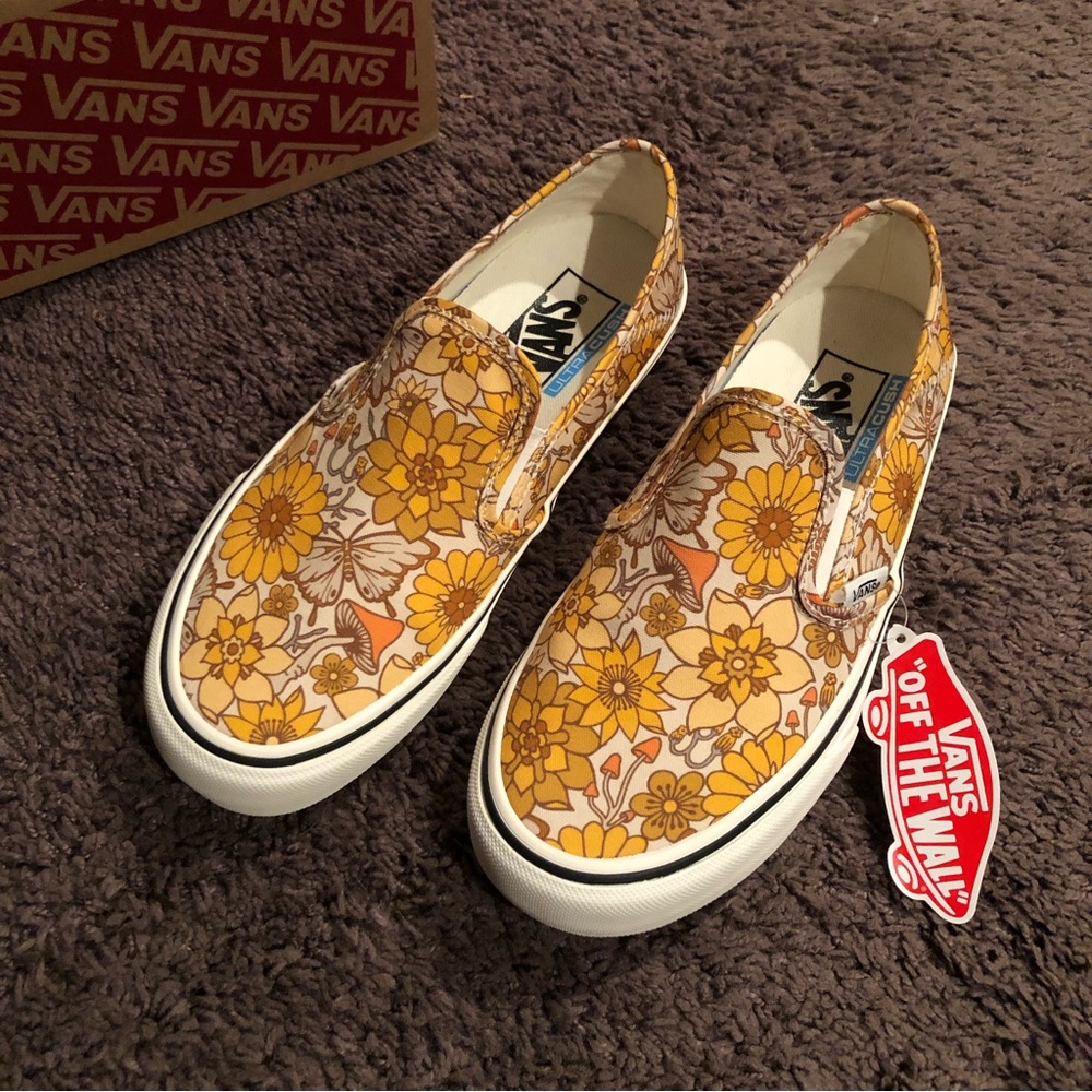 NWT vans trippy floral slip on skate shoes